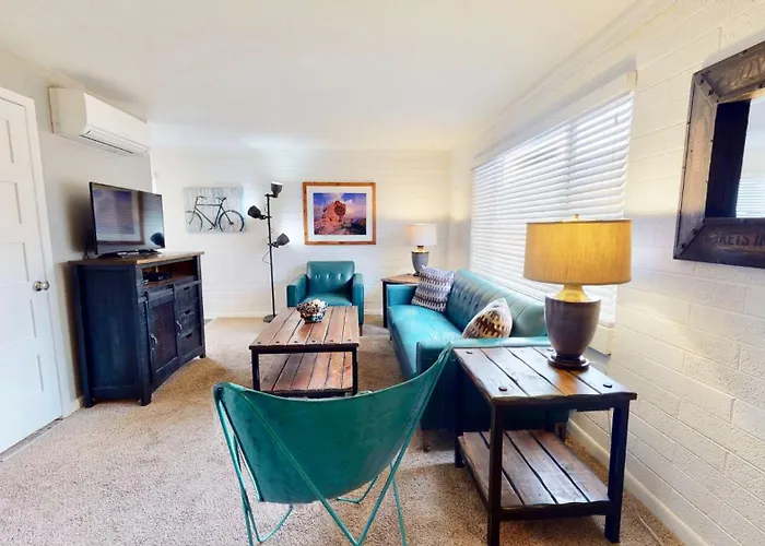 Downtown Cozy Home Base - Purple Sage 8
