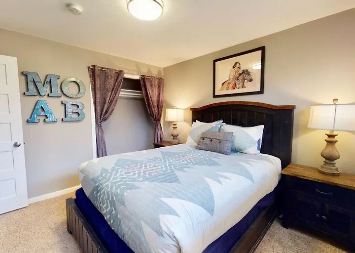 Downtown Cozy Home Base - Purple Sage 8