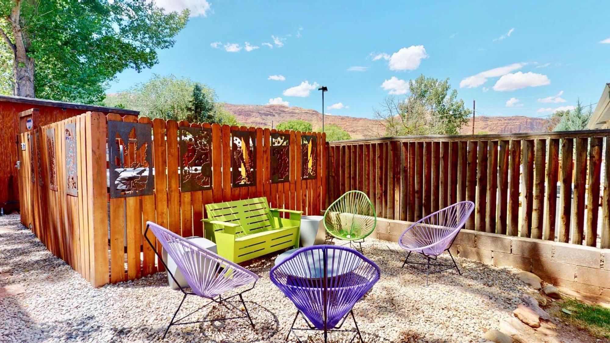 Downtown Cozy Base - Purple Sage 8 Moab